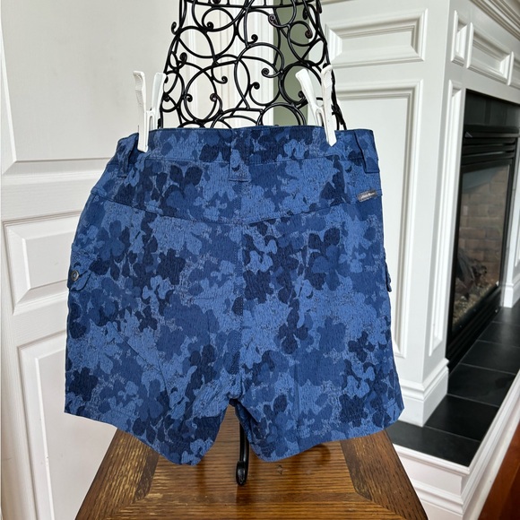 Eddie Bauer, US 4, Blue, multicolored, flowered short. - Picture 3 of 9